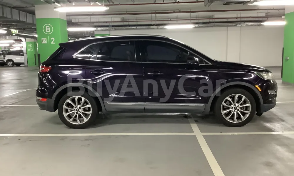 Vehicle photo 3