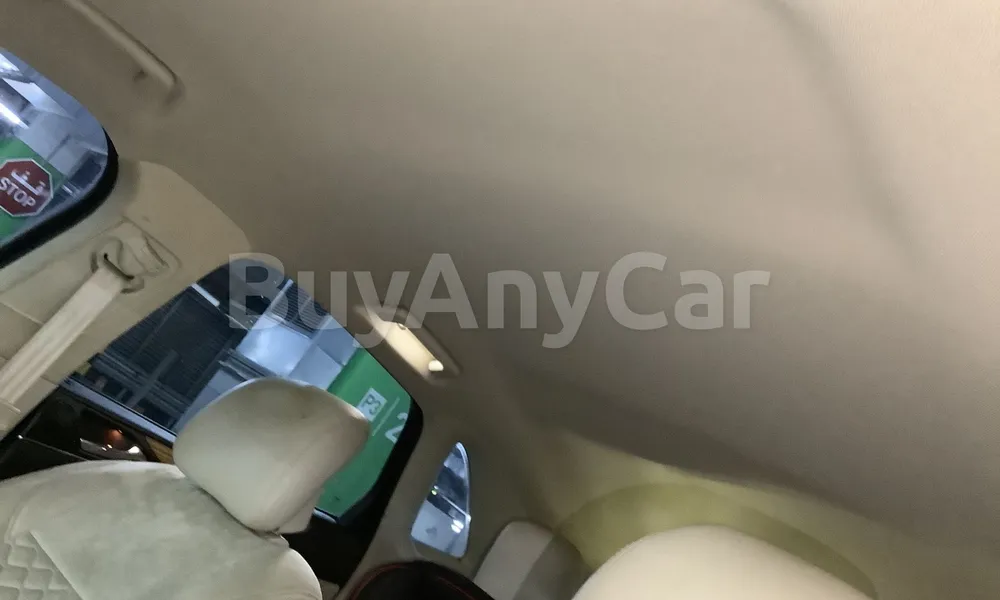 Vehicle photo 8