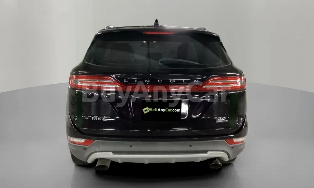 Vehicle photo 2