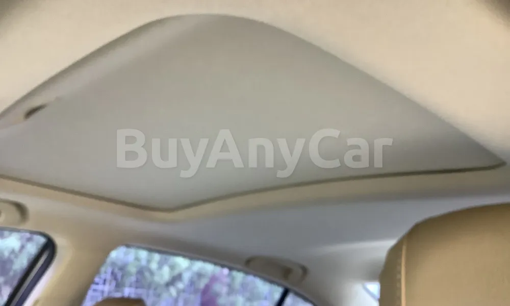 Vehicle photo 9