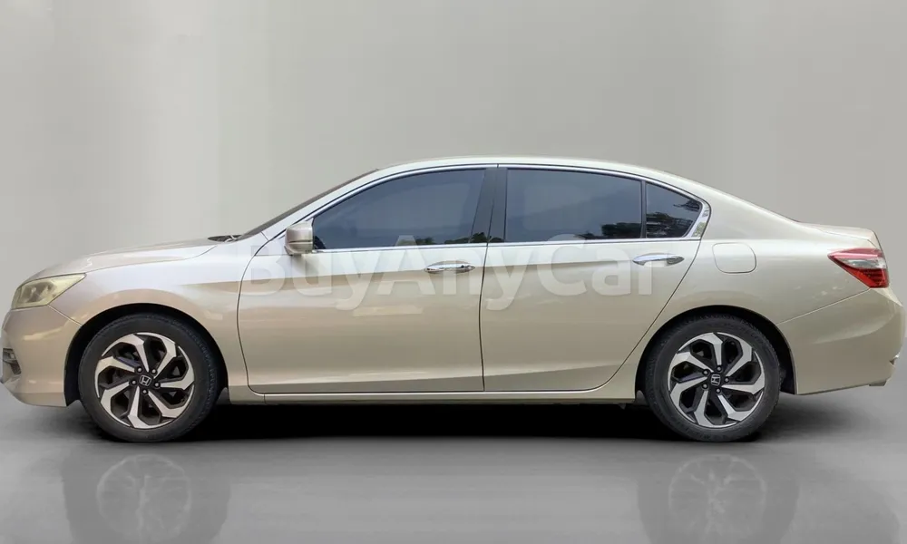 Vehicle photo 4