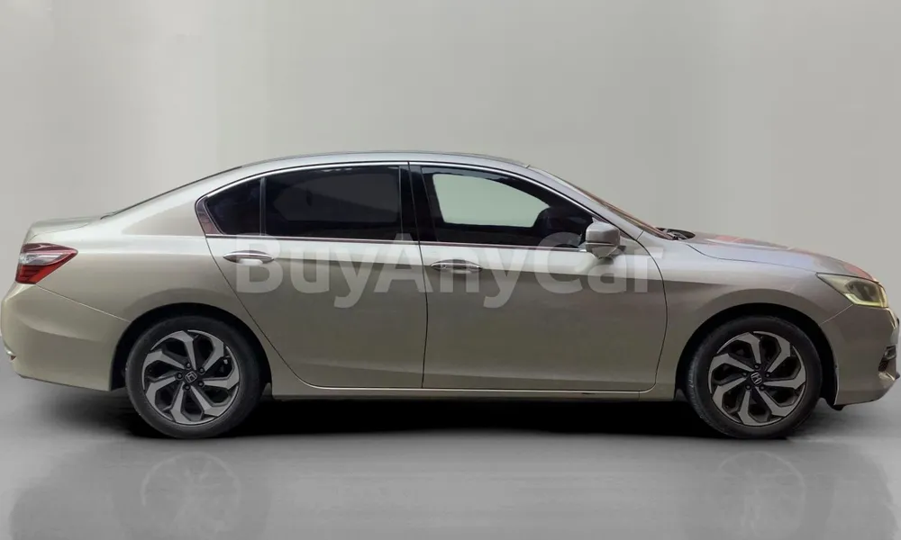 Vehicle photo 3