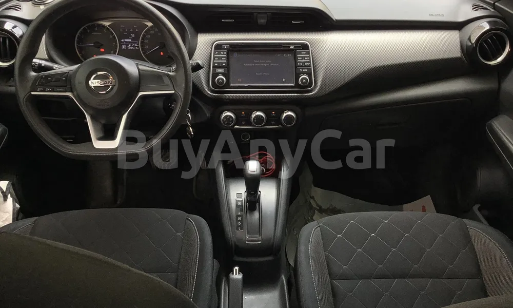 Vehicle photo 8