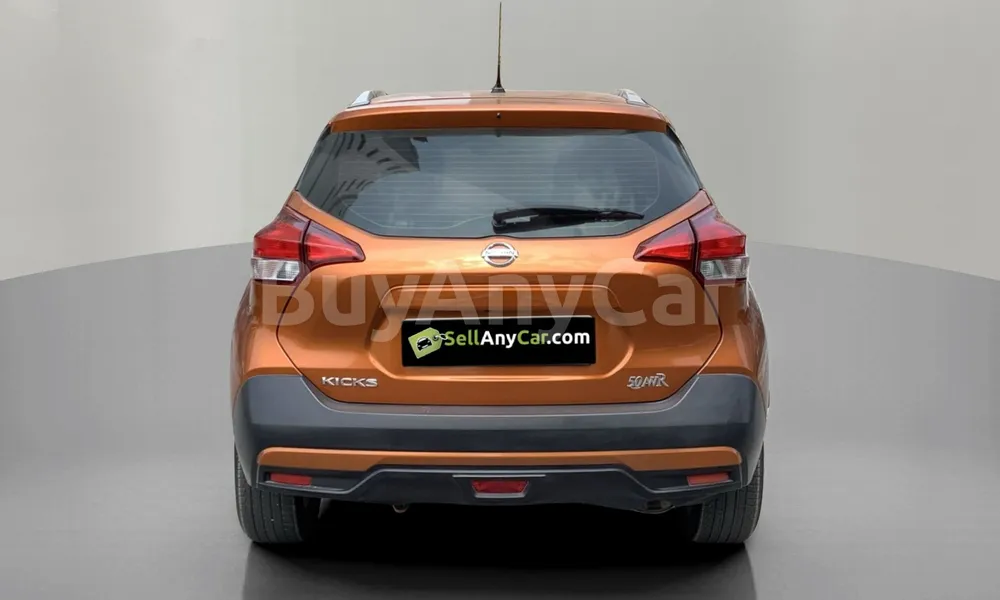 Vehicle photo 2