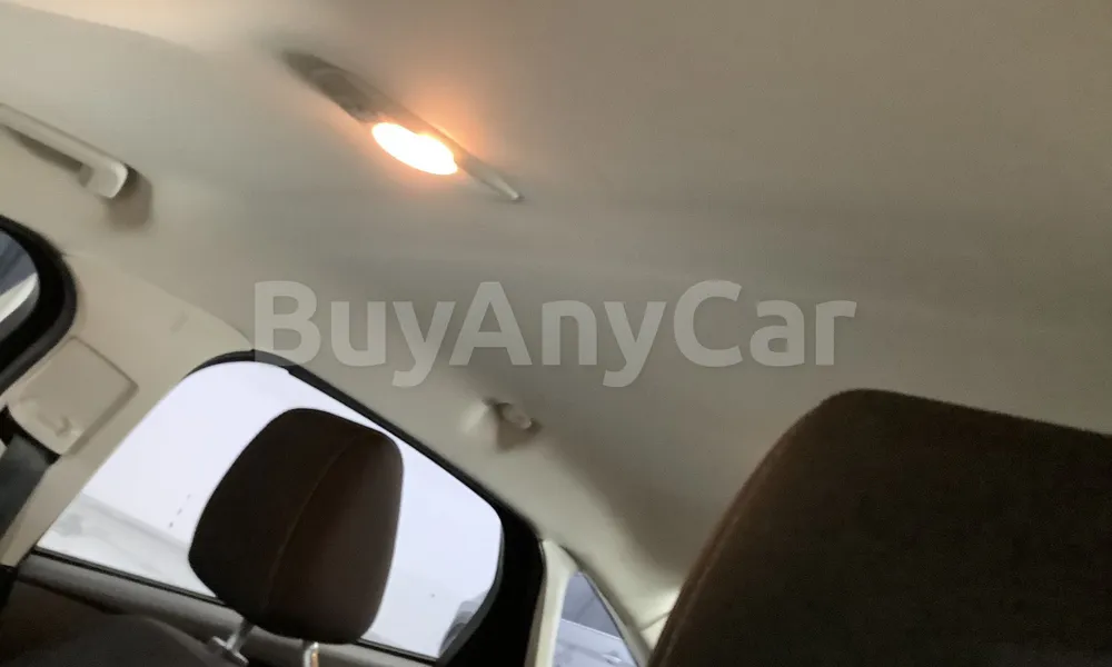 Vehicle photo 9