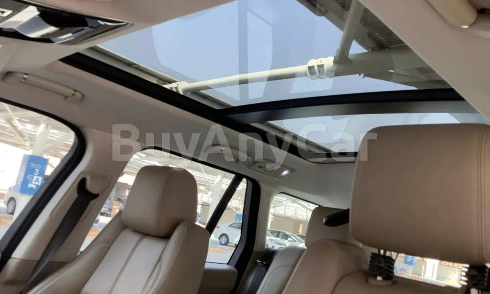 Vehicle photo 8