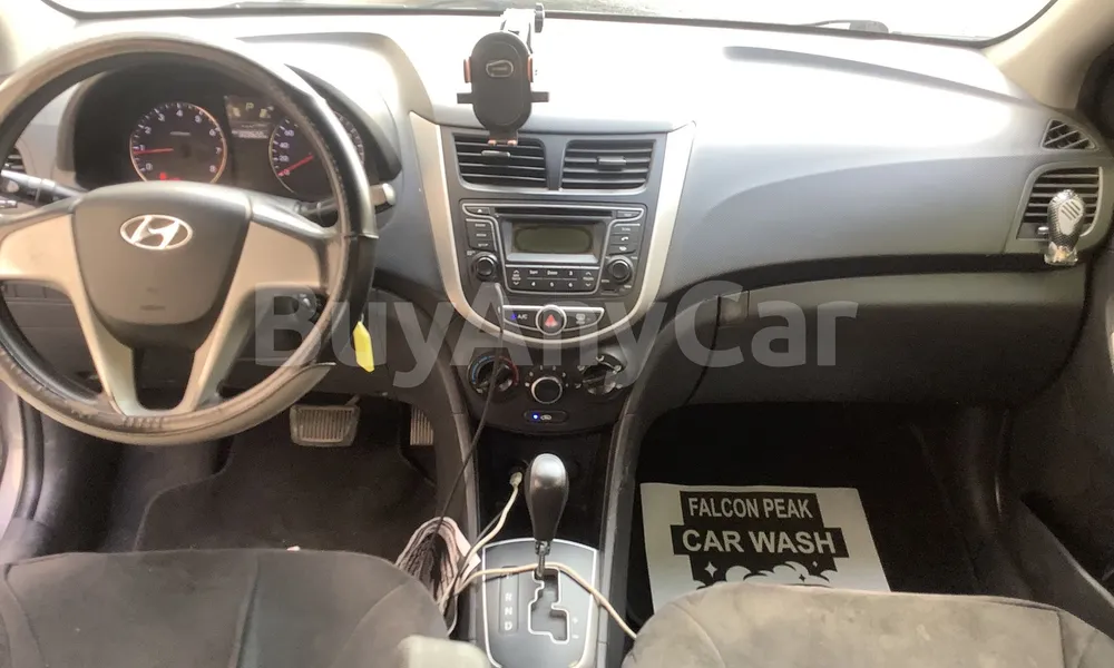 Vehicle photo 8