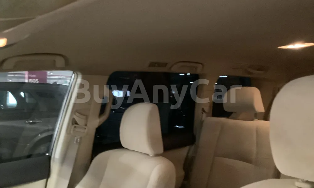 Vehicle photo 11