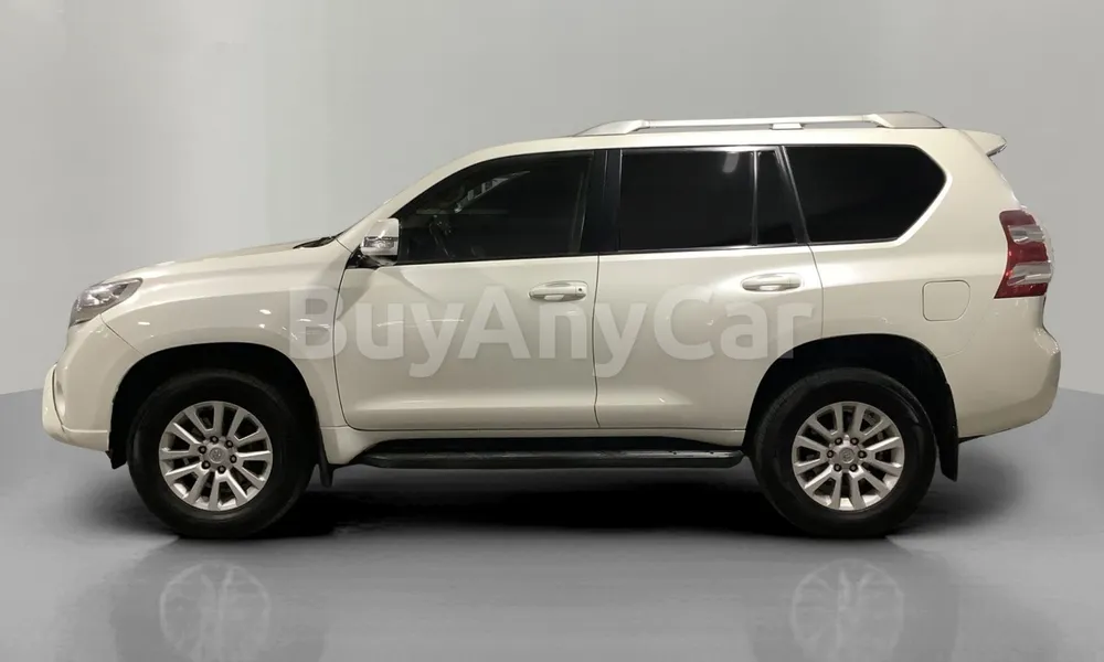 Vehicle photo 5