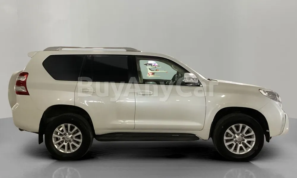 Vehicle photo 3