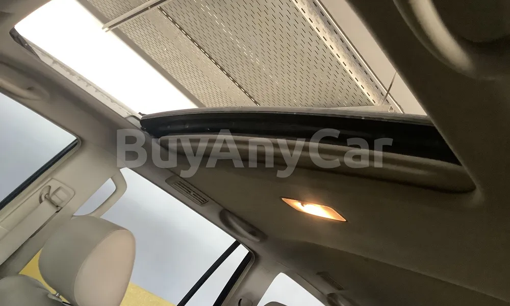 Vehicle photo 9