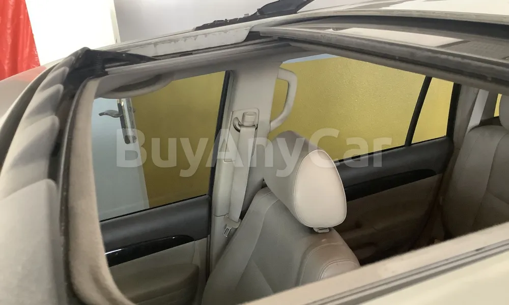 Vehicle photo 4