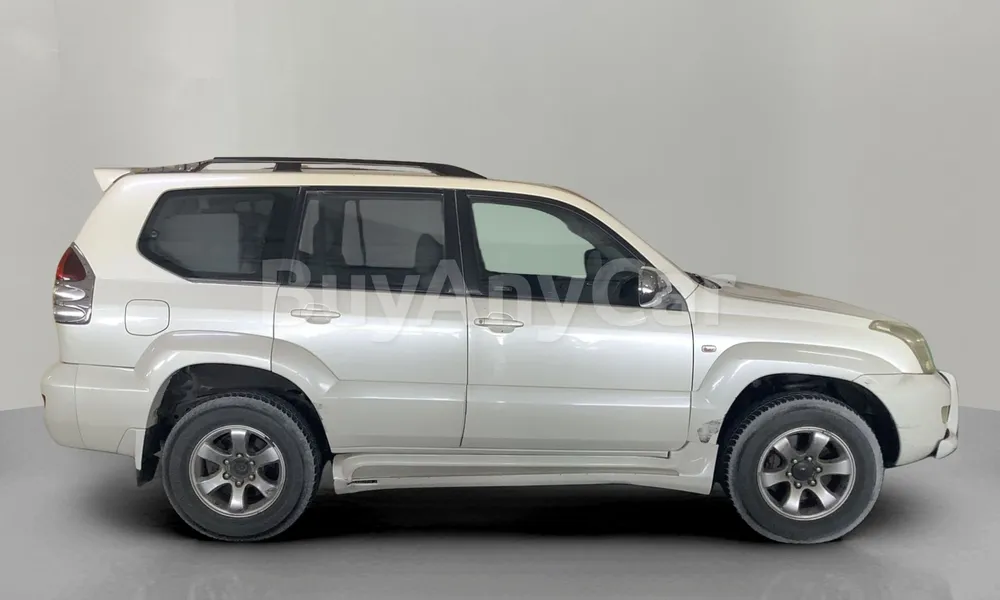 Vehicle photo 5