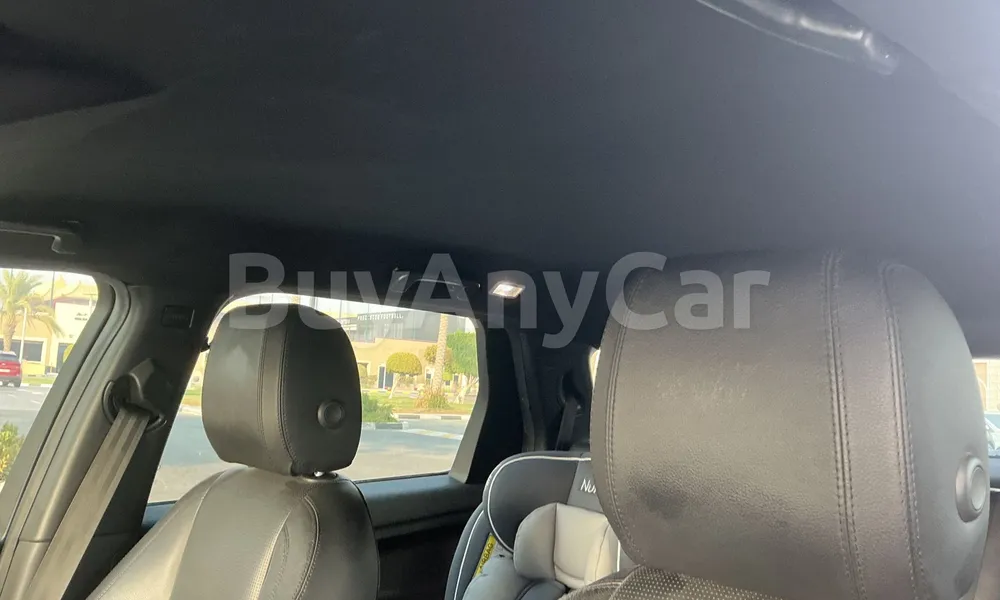 Vehicle photo 9