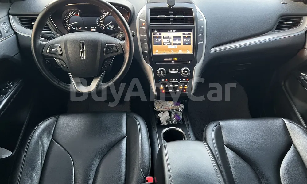 Vehicle photo 8