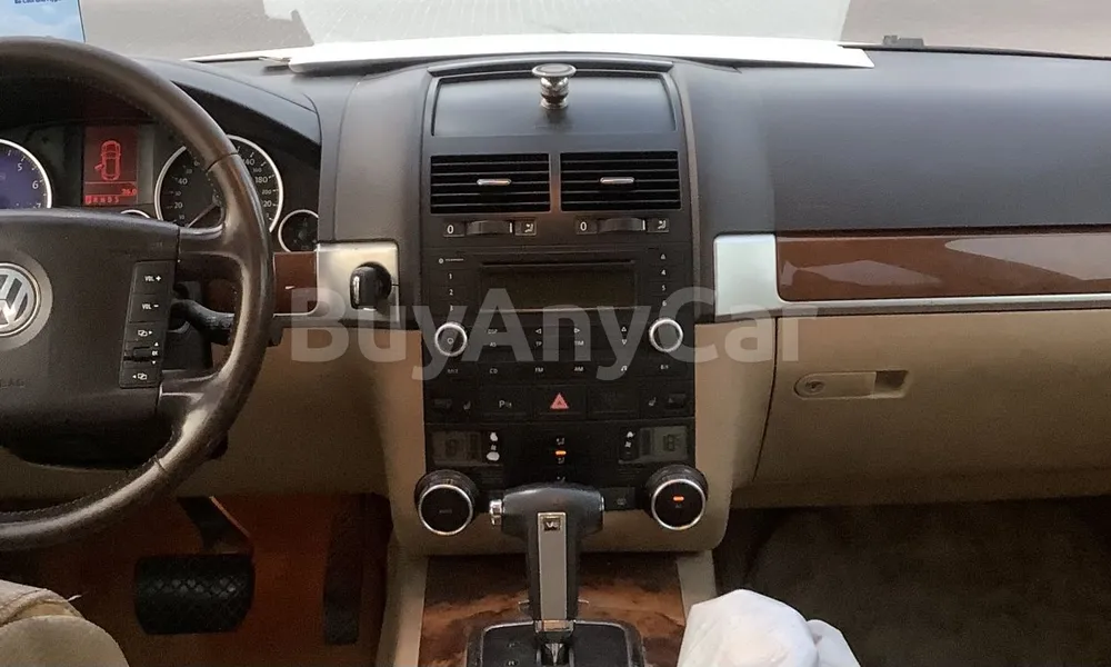 Vehicle photo 8