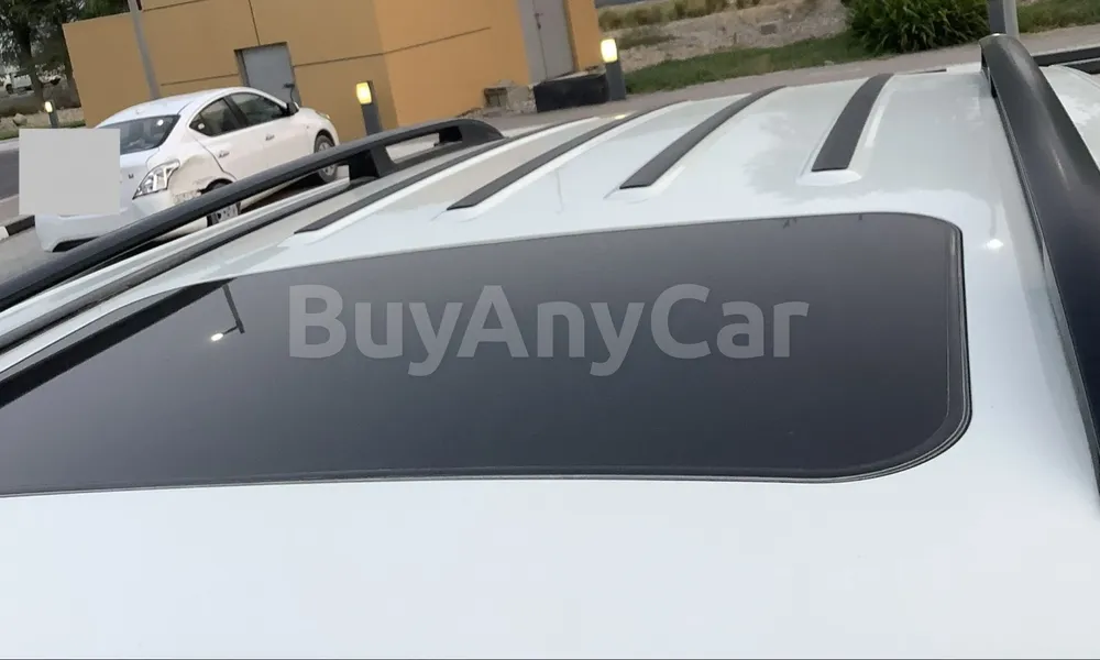Vehicle photo 4