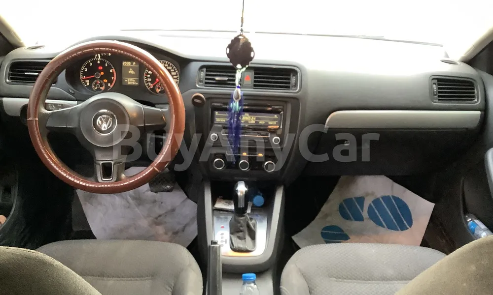 Vehicle photo 9