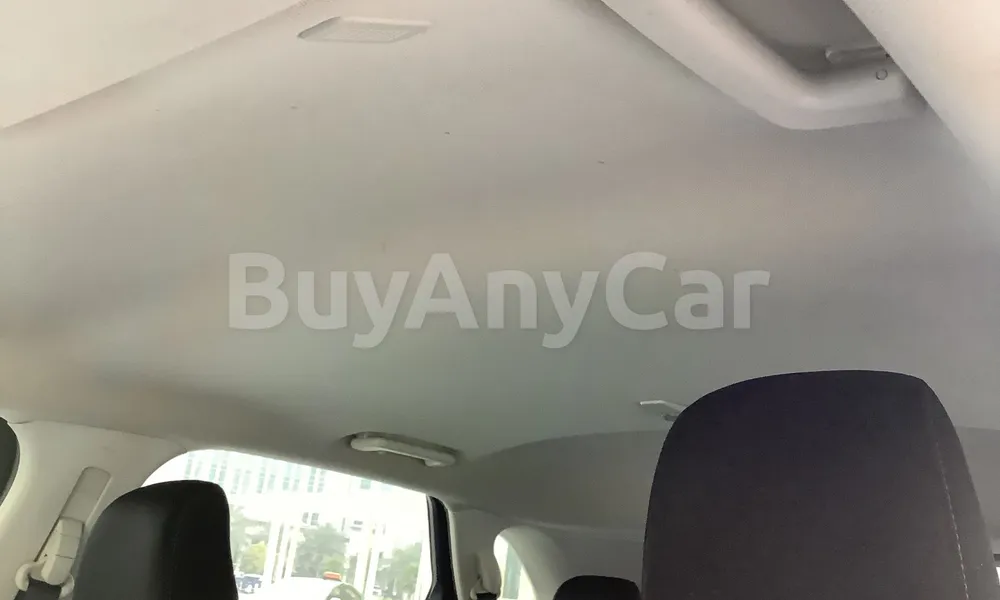 Vehicle photo 9