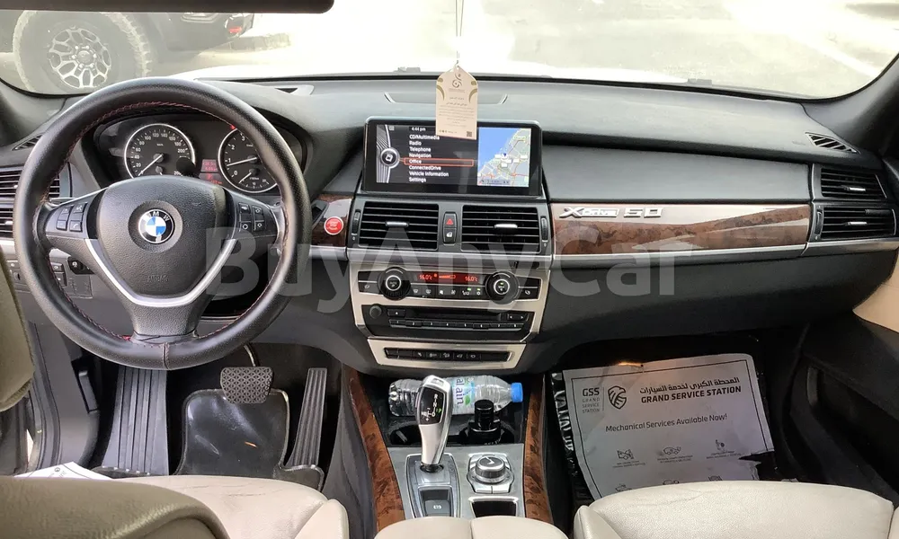Vehicle photo 8