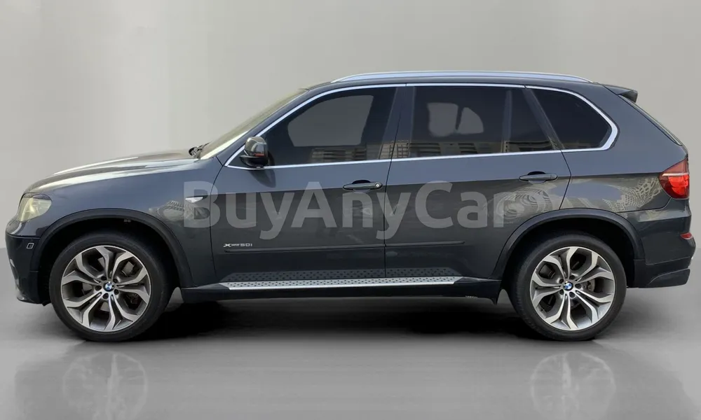 Vehicle photo 4