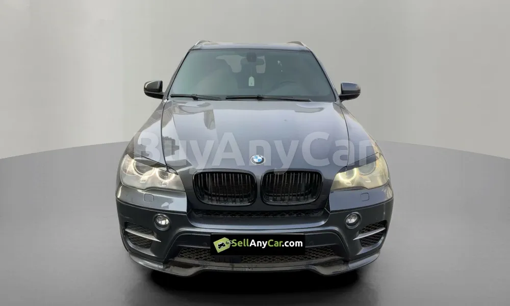 Vehicle photo 1