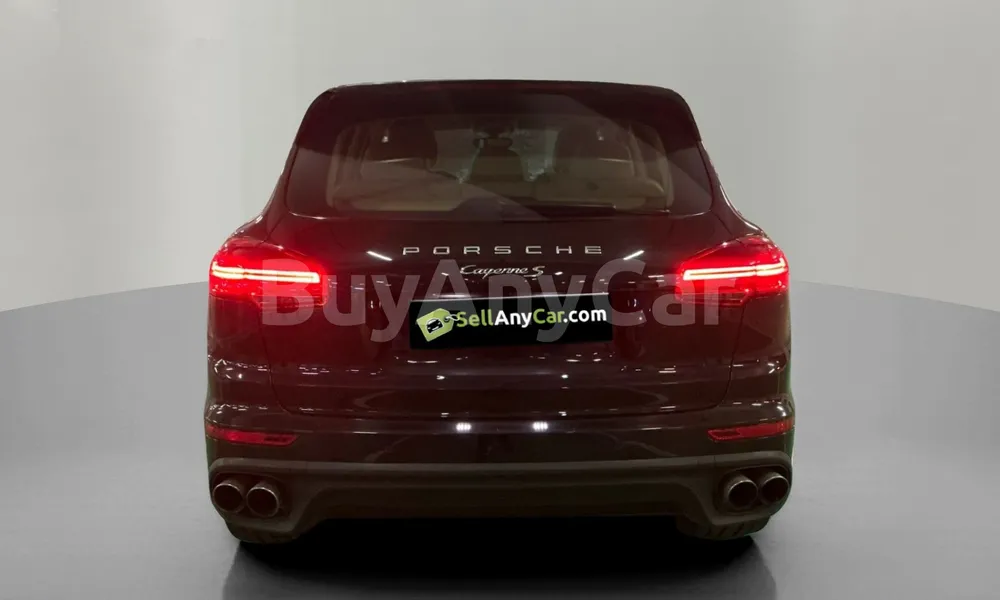 Vehicle photo 2