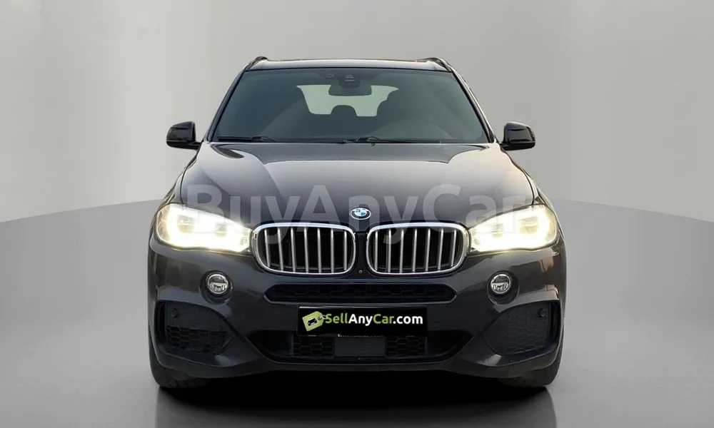 Vehicle photo 1