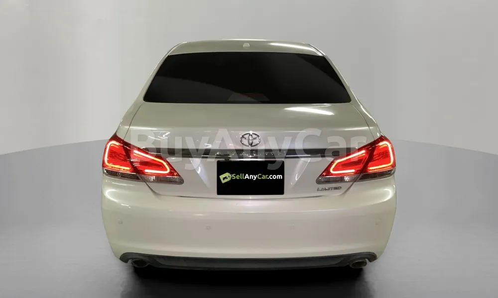 Vehicle photo 2