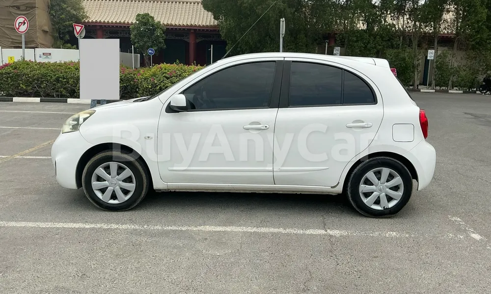 Vehicle photo 4