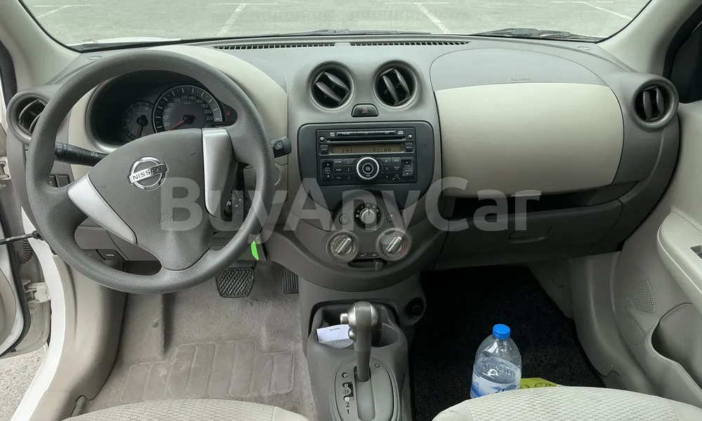Vehicle photo 8