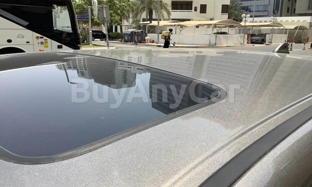 Vehicle photo 6
