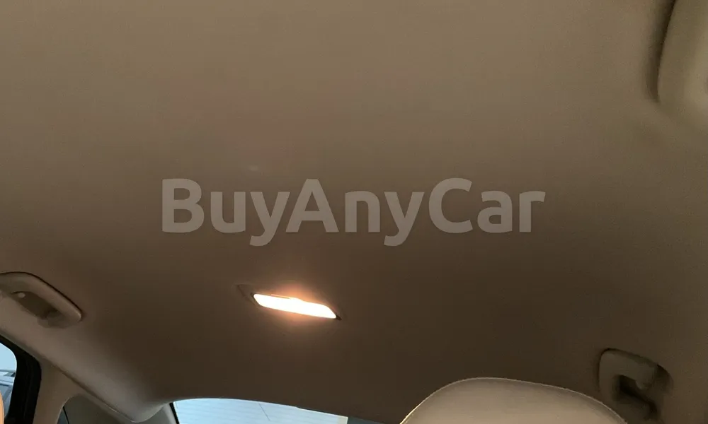 Vehicle photo 9