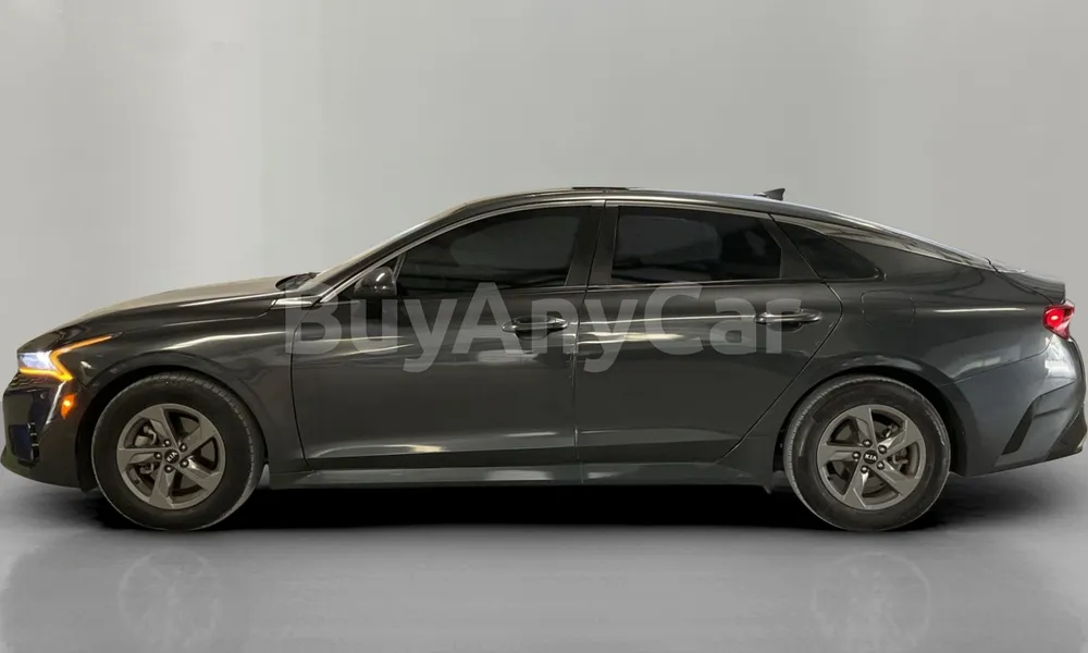 Vehicle photo 4