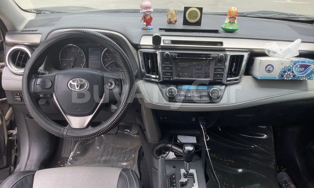 Vehicle photo 7