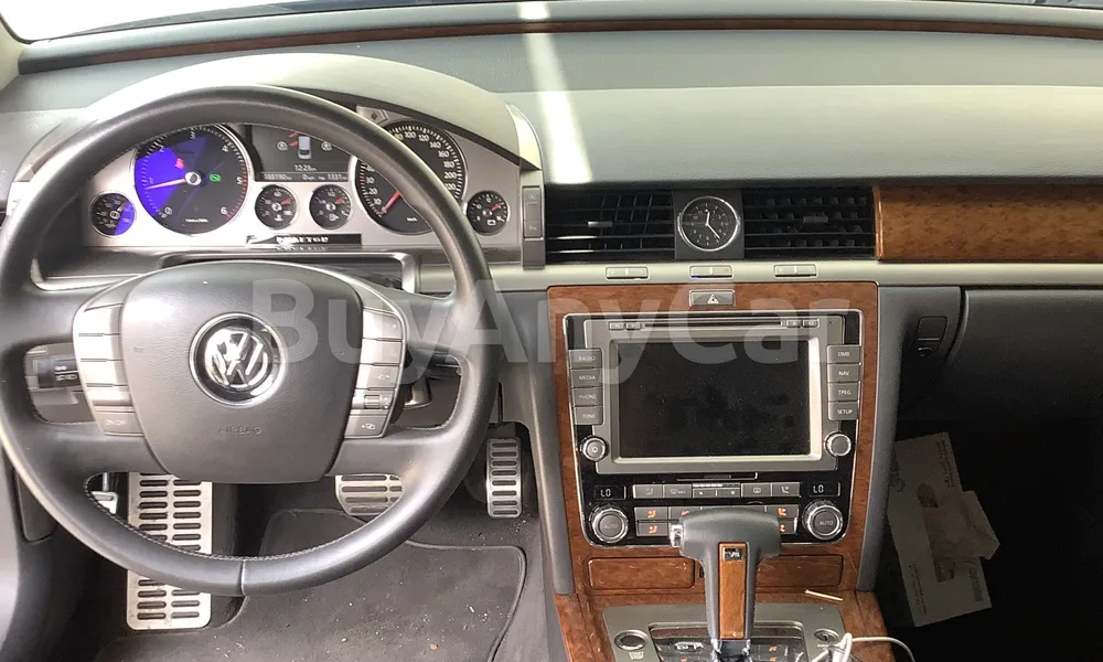 Vehicle photo 7