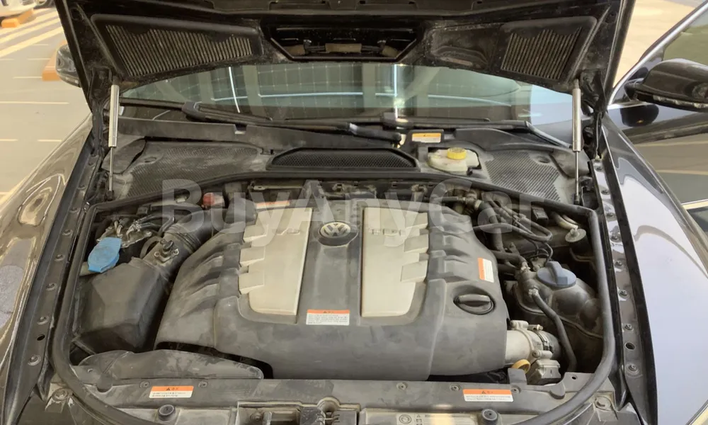 Vehicle photo 9