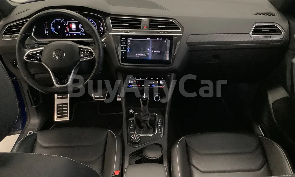 Vehicle photo 9
