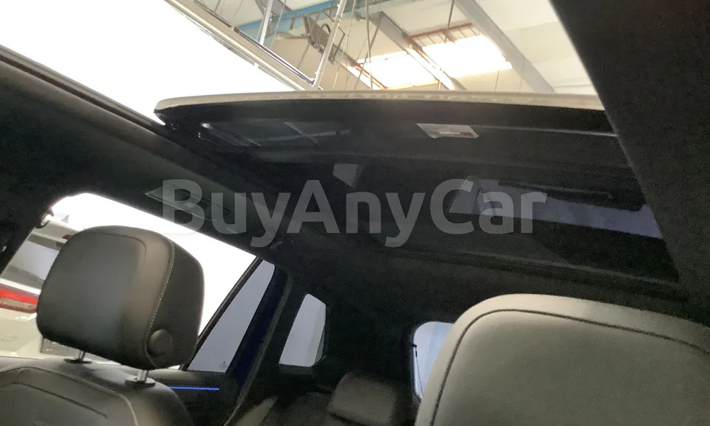 Vehicle photo 8