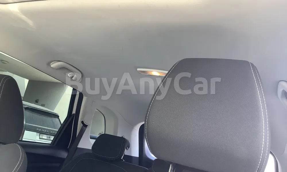 Vehicle photo 9