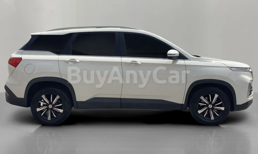 Vehicle photo 4