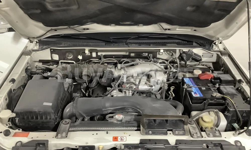 Vehicle photo 6