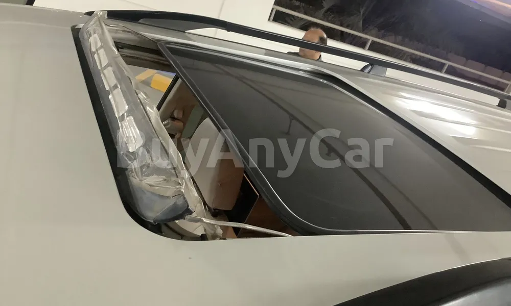 Vehicle photo 5