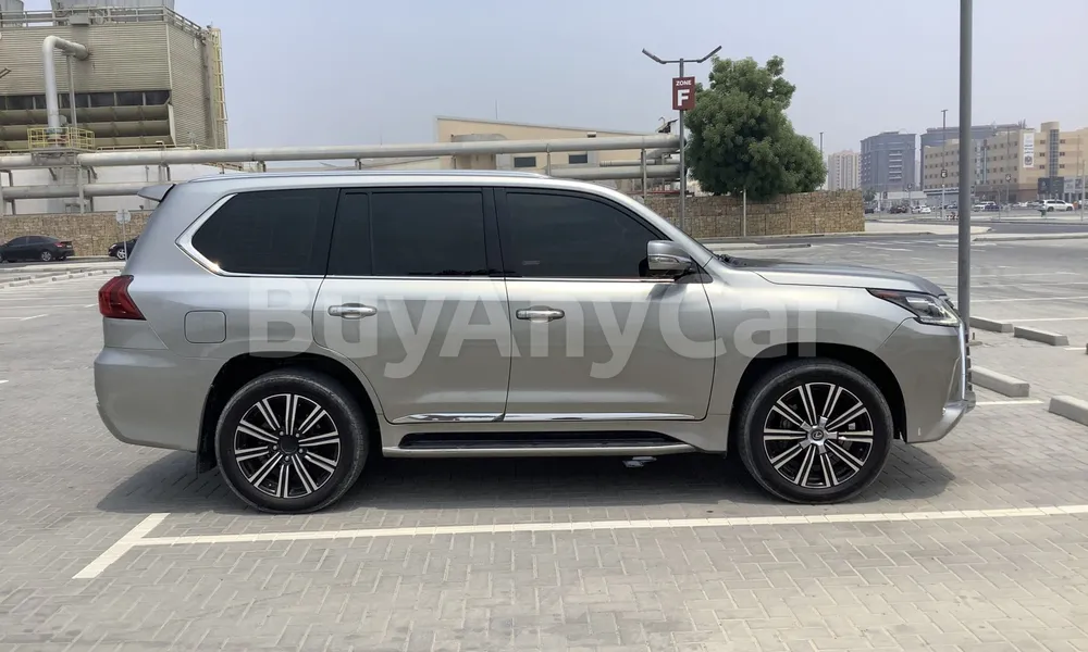 Vehicle photo 3