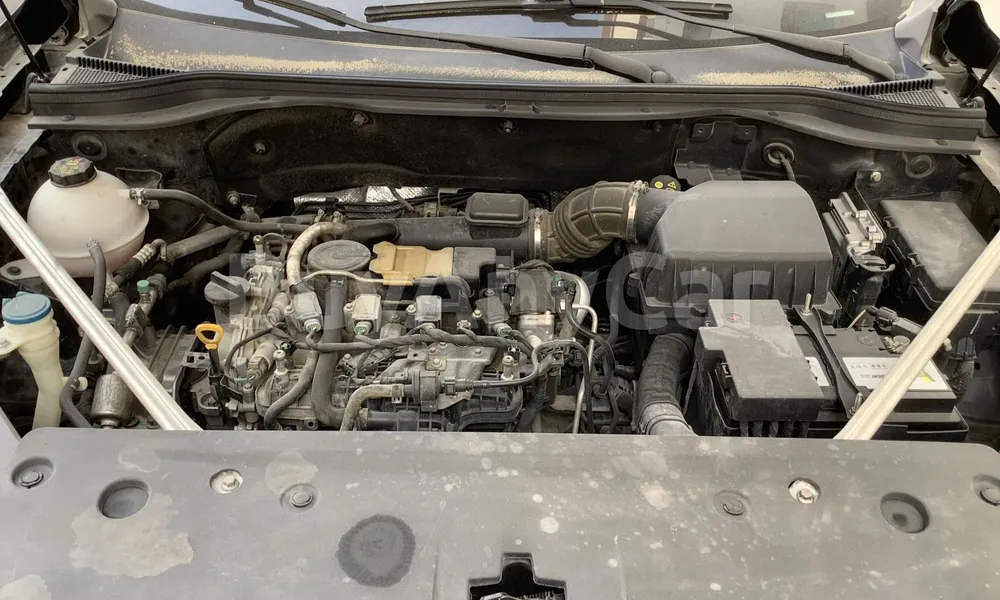 Vehicle photo 6
