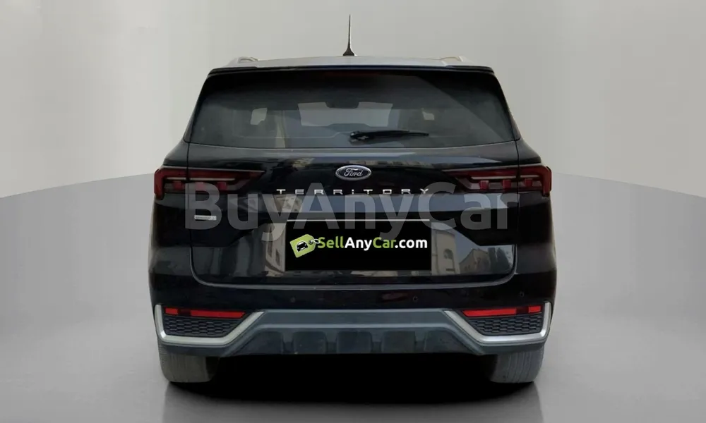 Vehicle photo 2