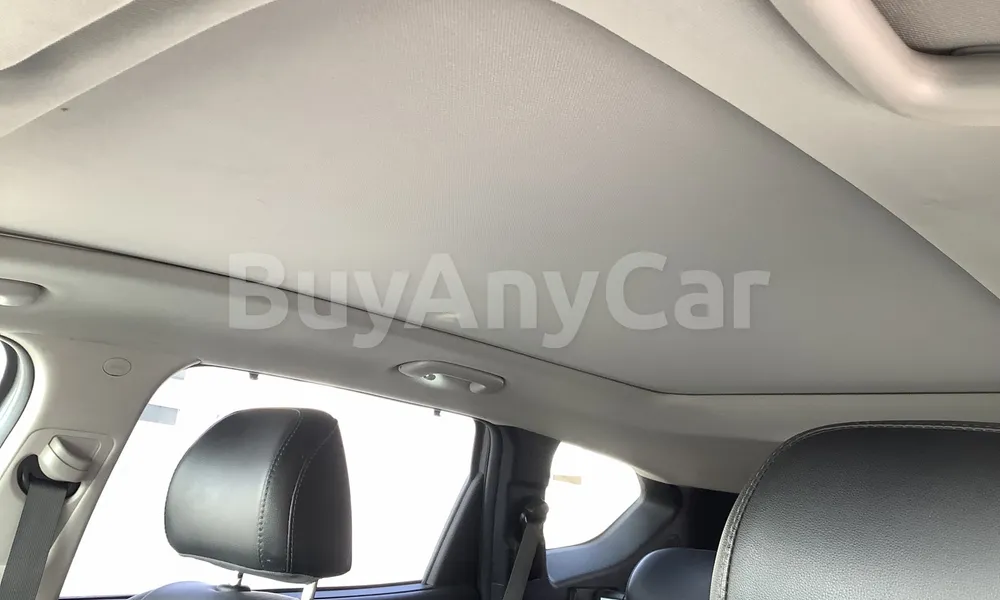 Vehicle photo 7