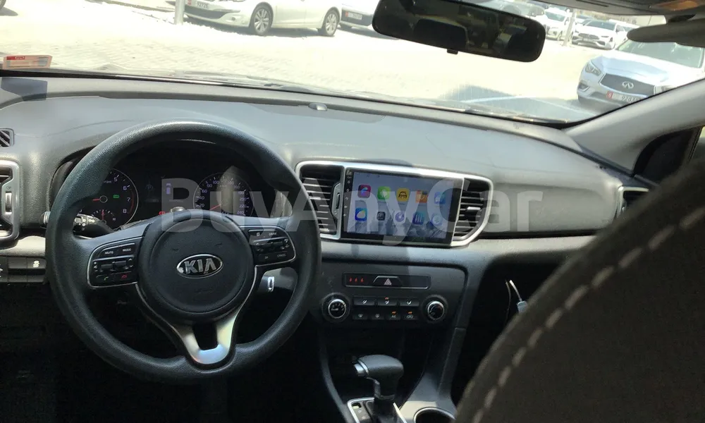 Vehicle photo 9