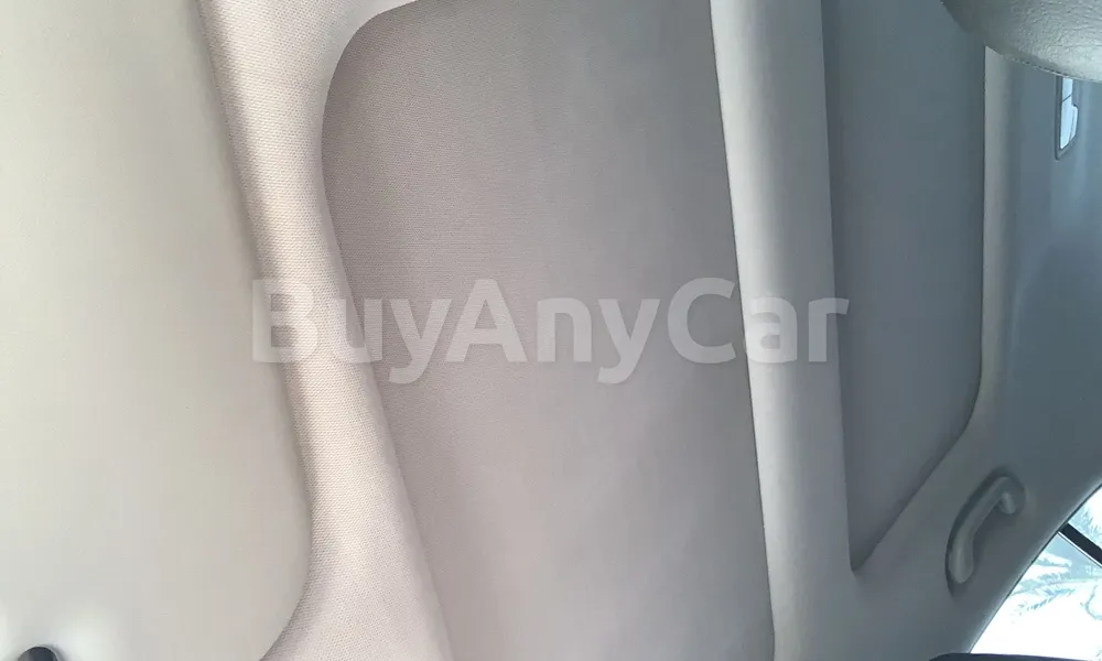 Vehicle photo 9