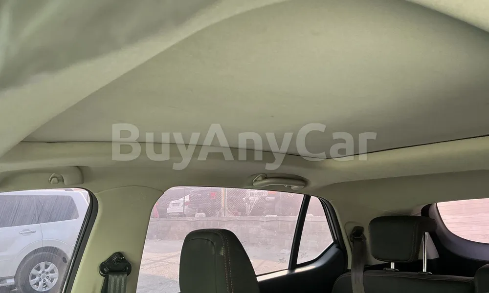 Vehicle photo 10